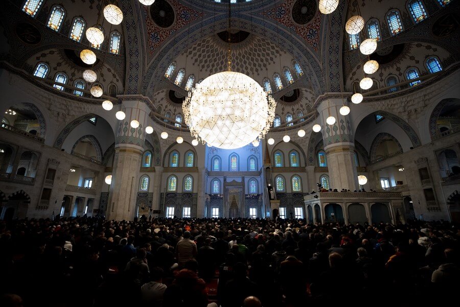 Ramazan Bayramı Namazı eda edildi