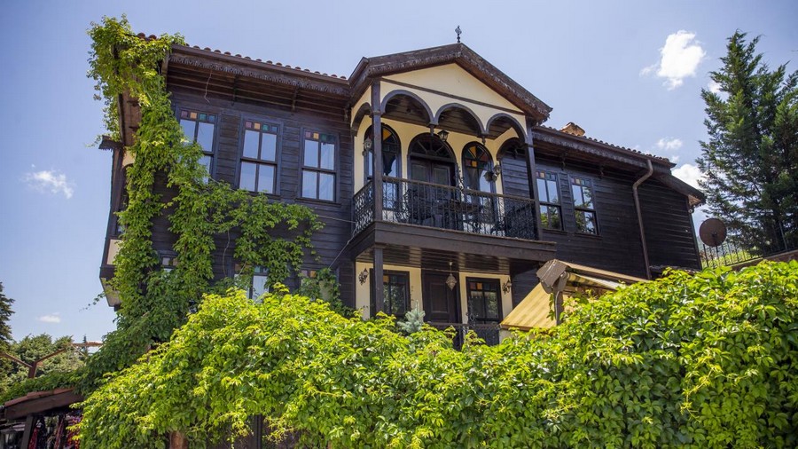 Taraklı, tarihi konakları ve doğasıyla göz dolduruyor