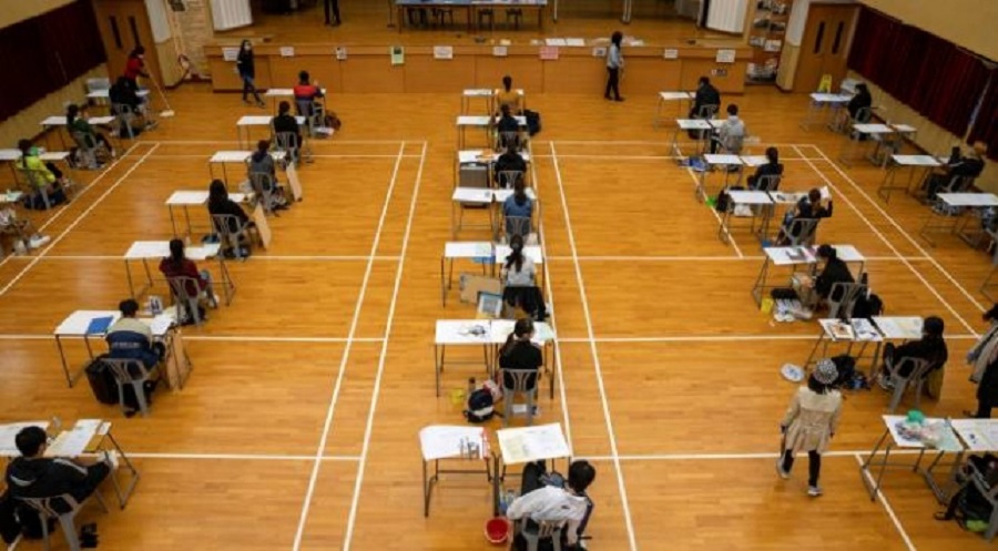 Sri Lanka'da kağıt kıtlığı sınavları etkiledi 
