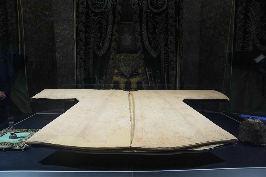 Hırka-i Şerif ziyarete açıldı