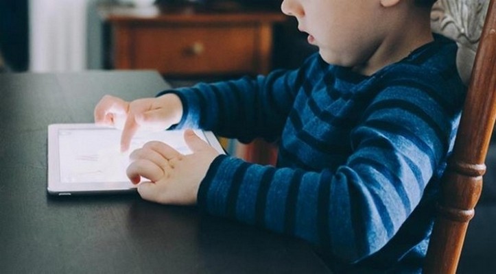 Çocukları ekran bağımlılığından koruyacak 5 öneri