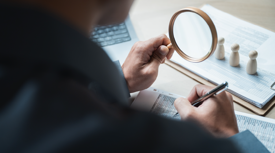 ­Gerçeğin İzinde: Düşünmenin Dedektifliği