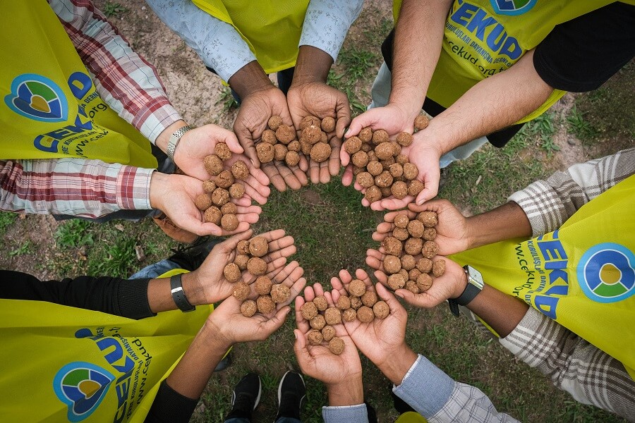 ÇEKUD un hazırladığı tohum topları 81 ilde toprakla buluşuyor