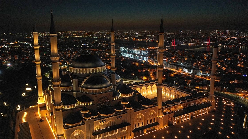 AKRA‘da 1446 Mirac Kandili Özel Yayını