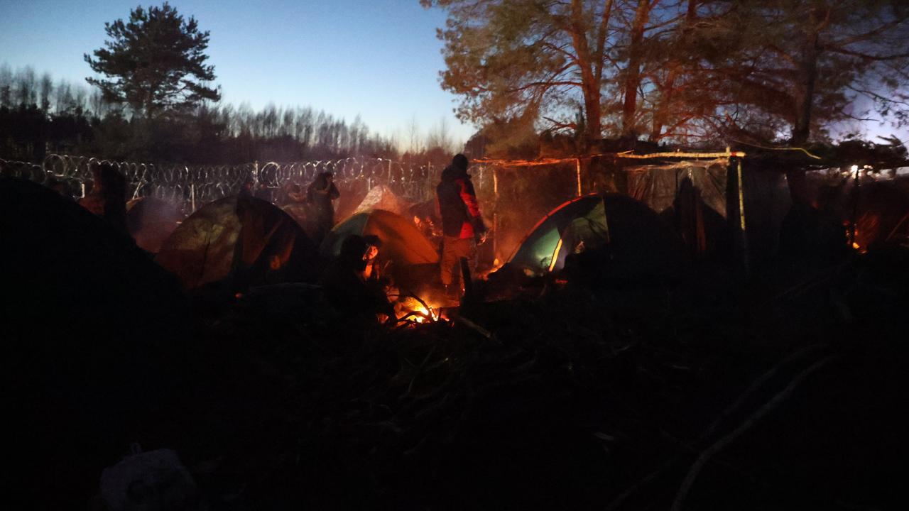 ­Göçmenlerin Belarus-Polonya sınırındaki bekleyişi sürüyor