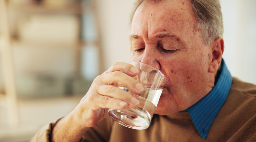 Yaşlılarda kronik susuzluk unutkanlık ve demans riskini artırıyor
