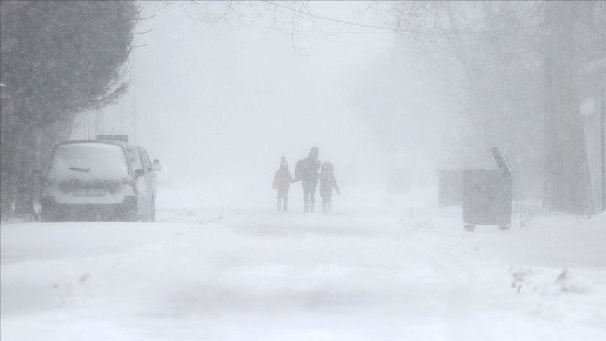 Yoğun kardan birçok ilde yüz yüze eğitim ertelendi