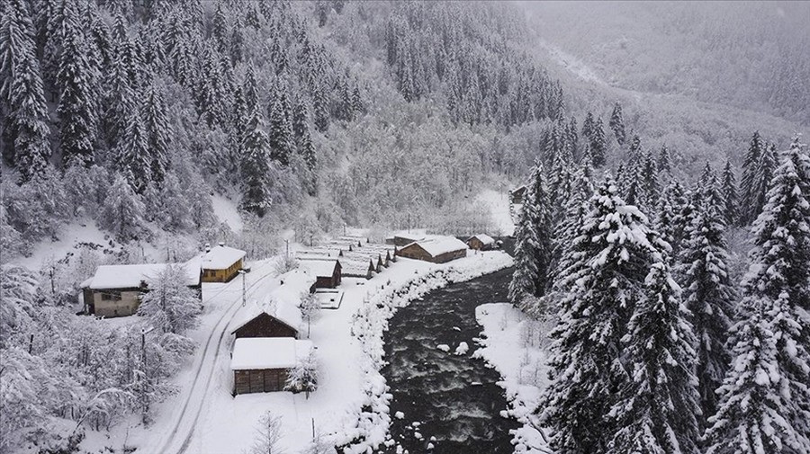 Rize'nin karla kaplanan yaylaları dronla görüntülendi