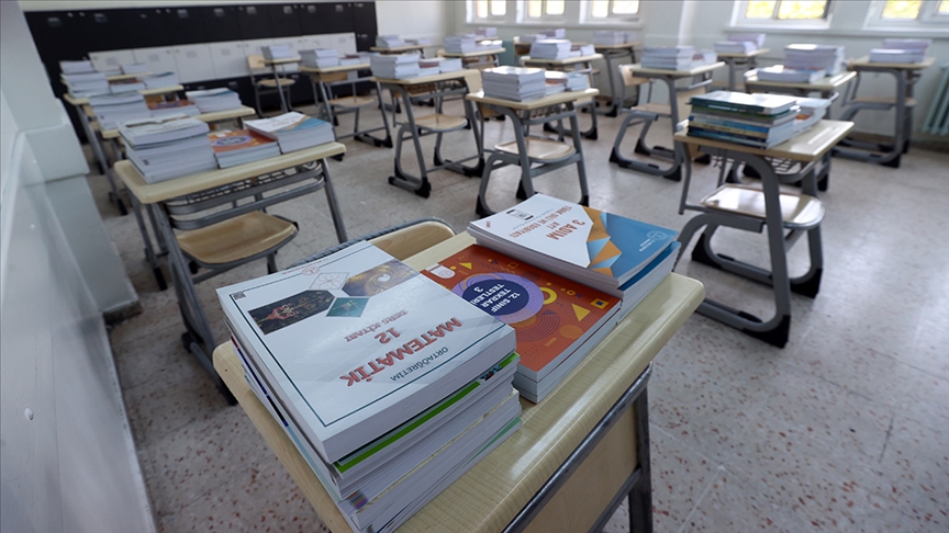 Okullarda yeniden ders başı