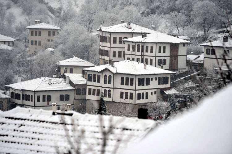 Safranbolu'da kartpostallık kar manzaraları