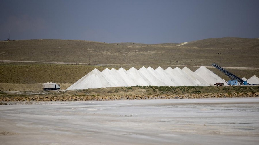 Tuz Gölü'nde hasat devam ediyor