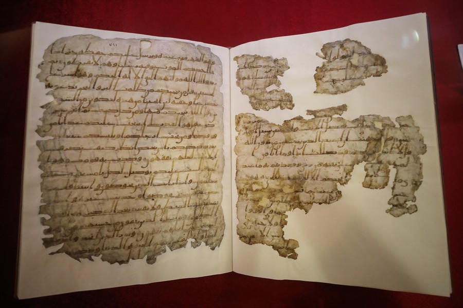 Mısır'da 1400 yıllık el yazması Kur'an-ı Kerim sergilendi