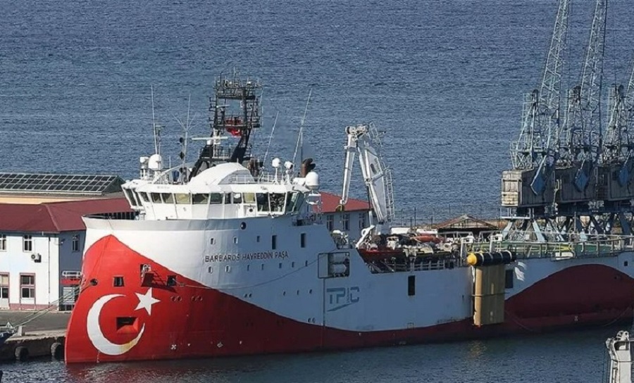 Barbaros gemisi Doğu Karadeniz'de petrol arıyor